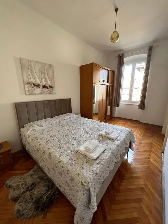 Apartman Sandra Apartment Pula 0*,